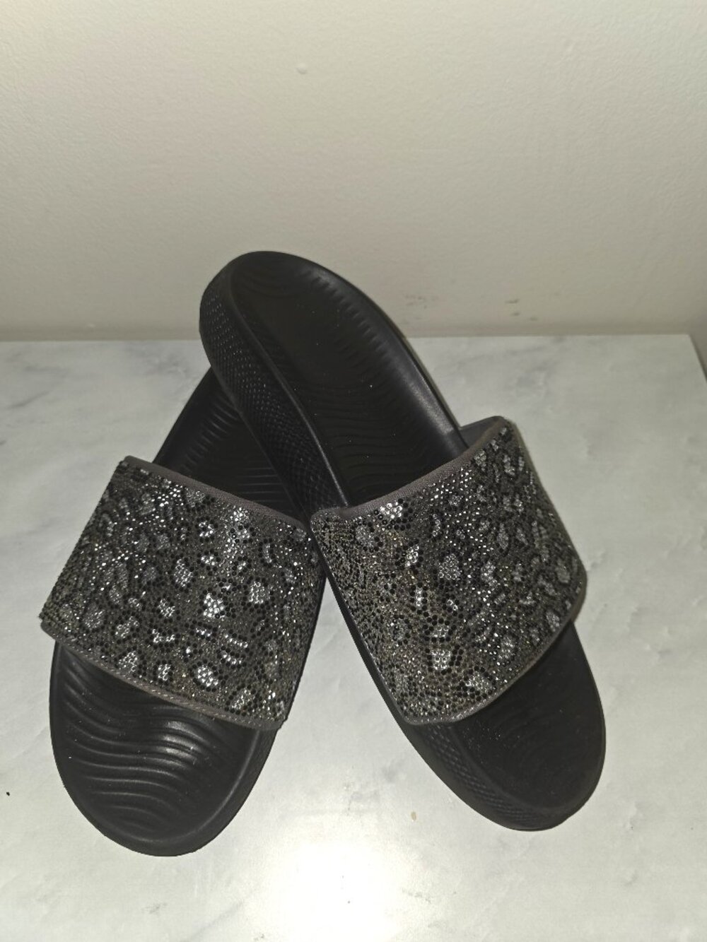 Skechers Black and Silver Snoop Dogg: Low Slider - Cheetalicious
